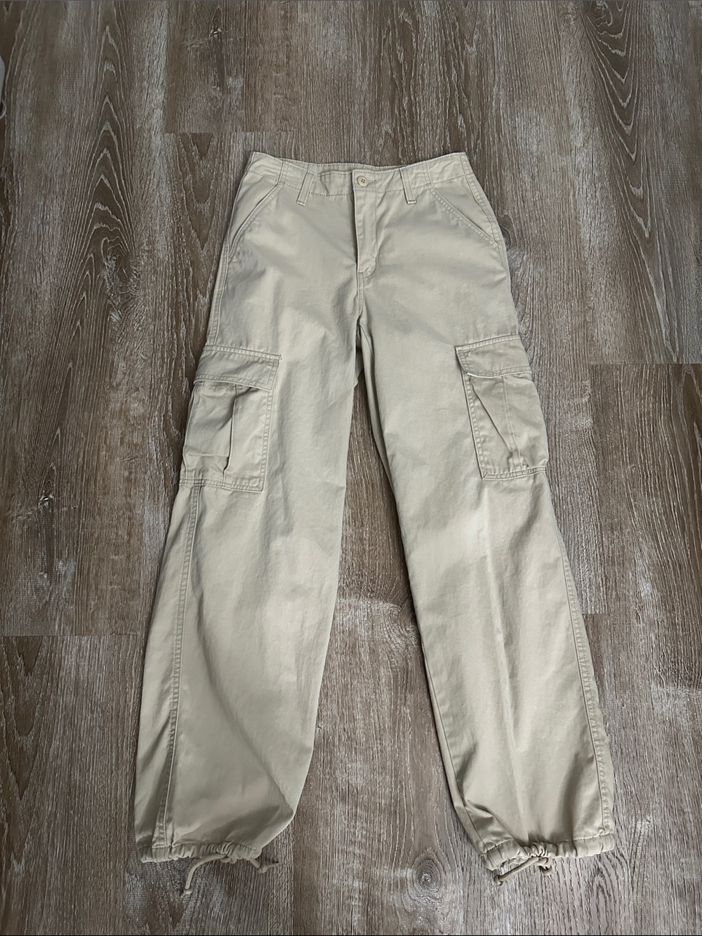 Levi’s Womens Cargo Utility Pants in tan